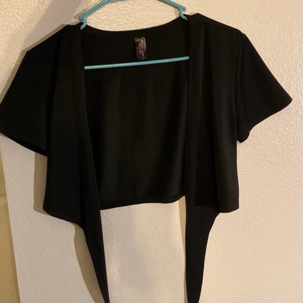 Black crop top